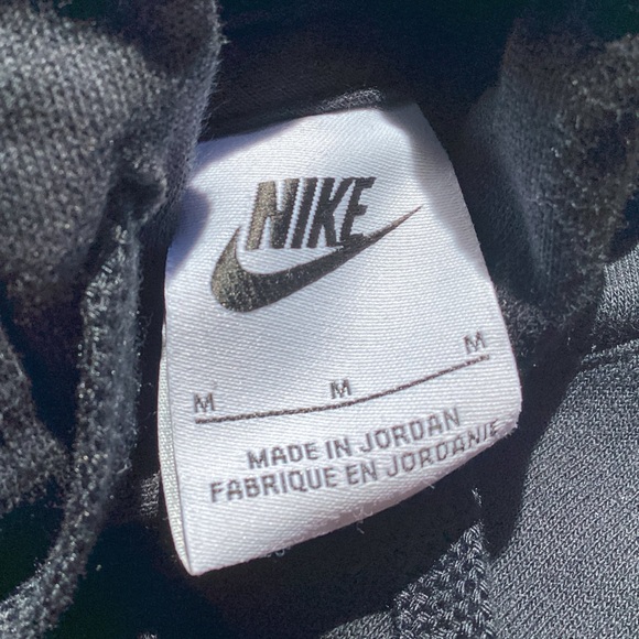 Nike Black Cotton Hoodie Size M Athletic Athleisure Outdoor Warm Cozy Sweatshirt - Picture 6 of 7